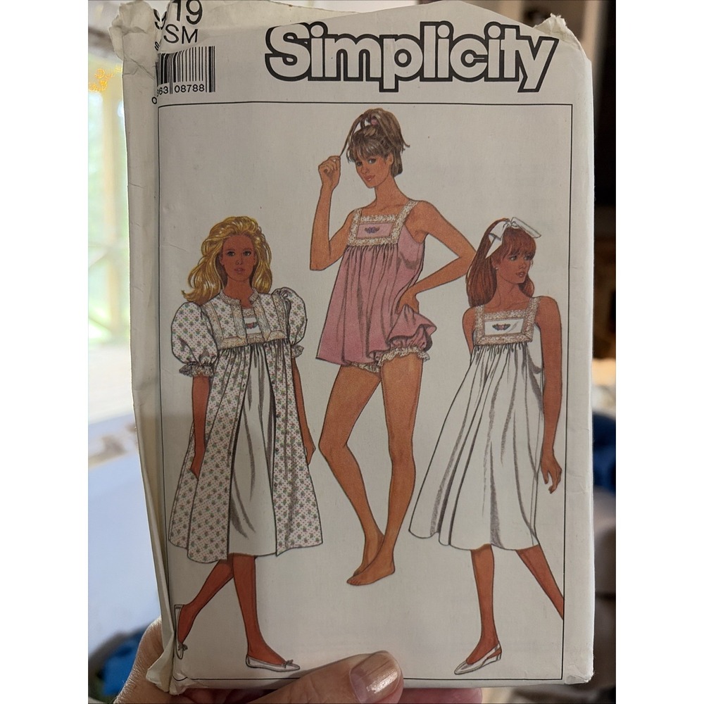 Vintage Simplicity 9119 Baby Doll Nightgown Pajamas Robe Sewing Pattern Small UC